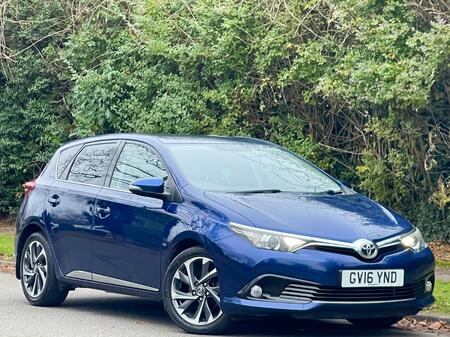 TOYOTA AURIS 1.2 VVT-i Design